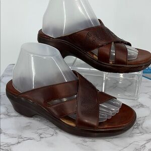 ARIAT Brown Leather Crossover Sandals Open Toe‎ Style 96722 Size 8B Classic